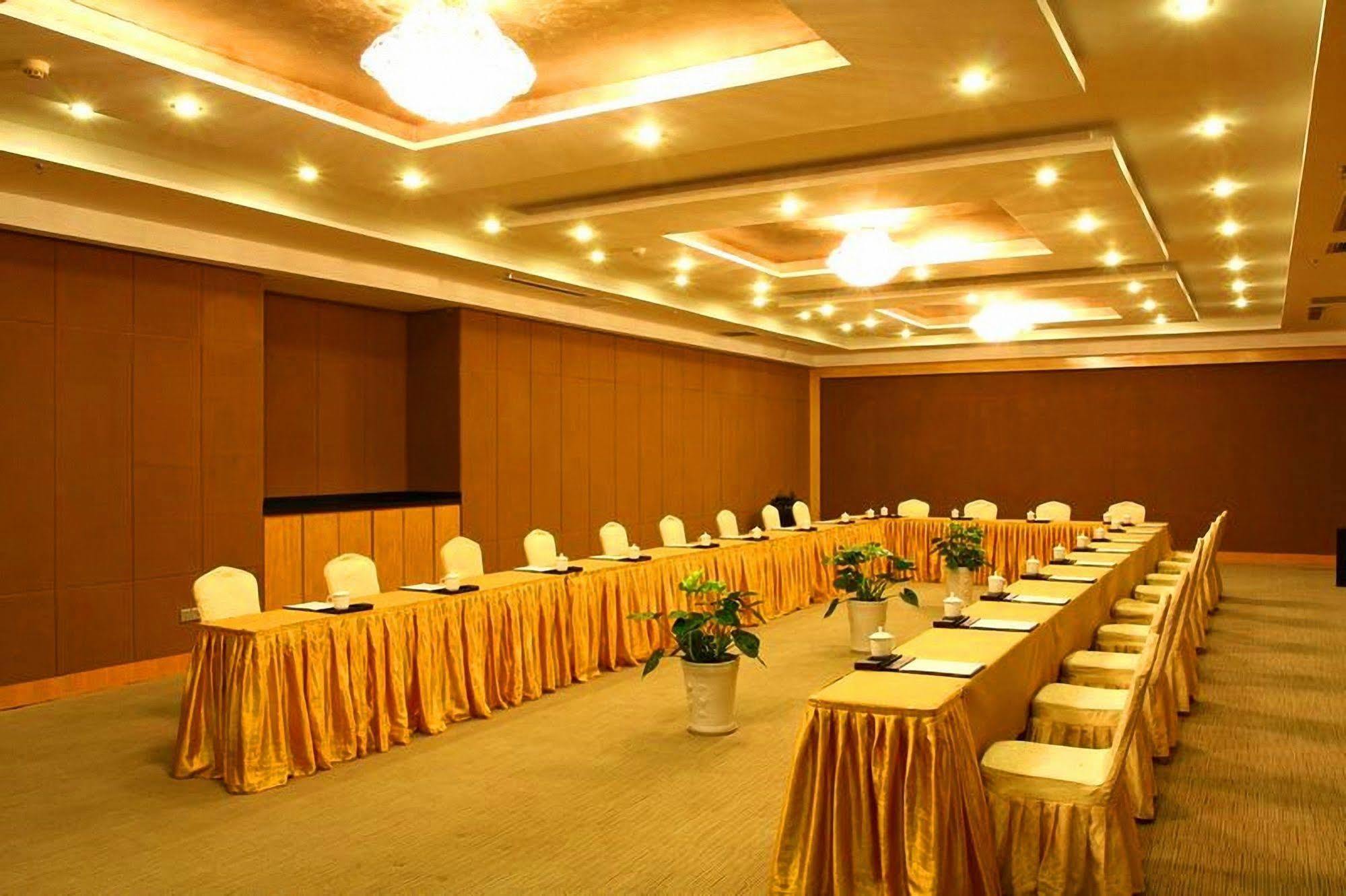 Great Tang Hotel Shanghai Esterno foto
